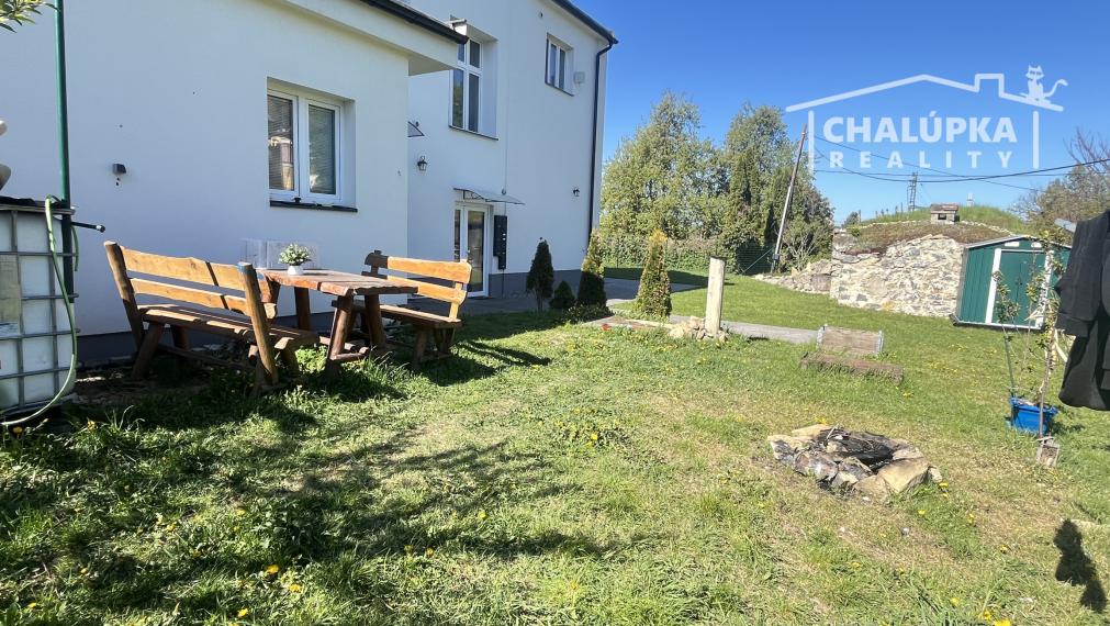Tehlový 1-izbový byt 39 m2 so záhradkou a park. miestom v Tr. Teplej