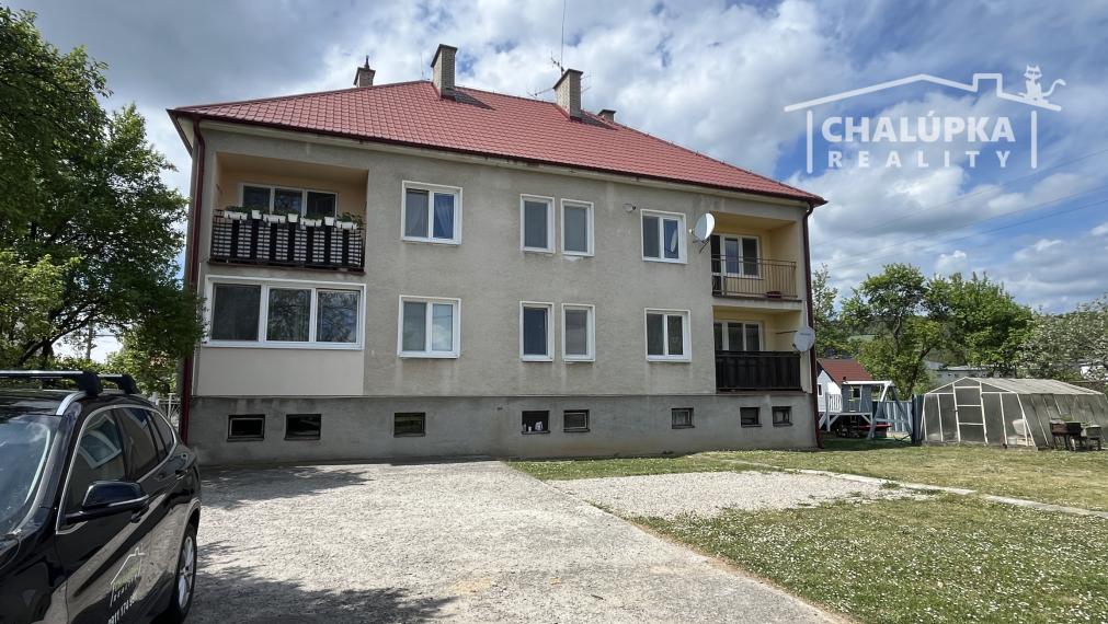 Tehlový 3-izbový byt s lodžiou, vl. kúrenie, veľký dvor, Nemšová časť Kľúčové