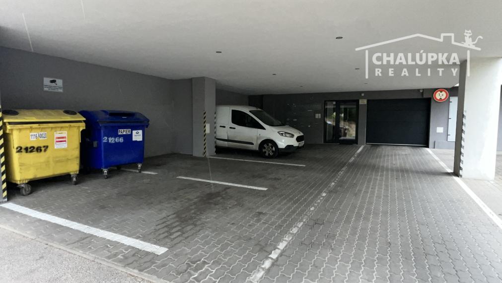 Veľko-metrážny 1-izbový byt 49 m2 s parkovaním, ul. Nad tehelňou v Trenčíne