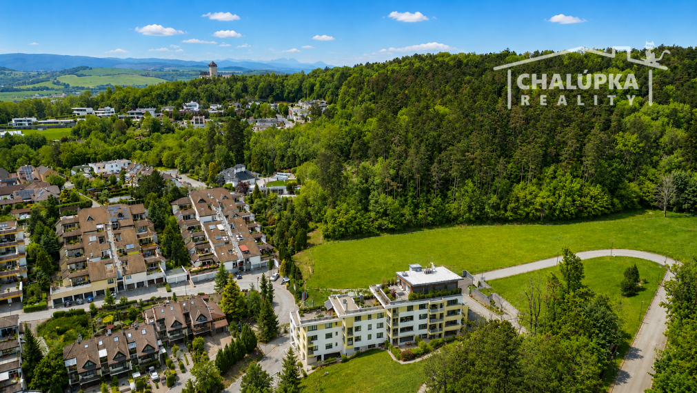Veľko-metrážny 1-izbový byt 49 m2 s parkovaním, ul. Nad tehelňou v Trenčíne