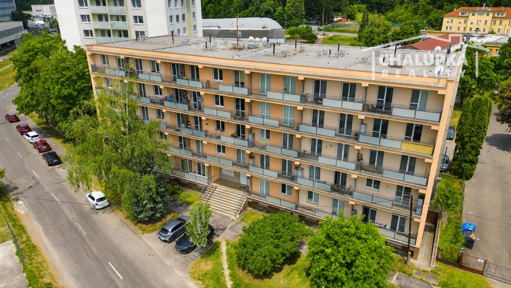 Zrekonštruovaný 2-izbový byt s balkónom, K. Výstavisku Trenčín