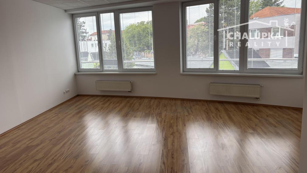 Na prenájom: Nebytový Priestor 37 m2 v centre Trenčína