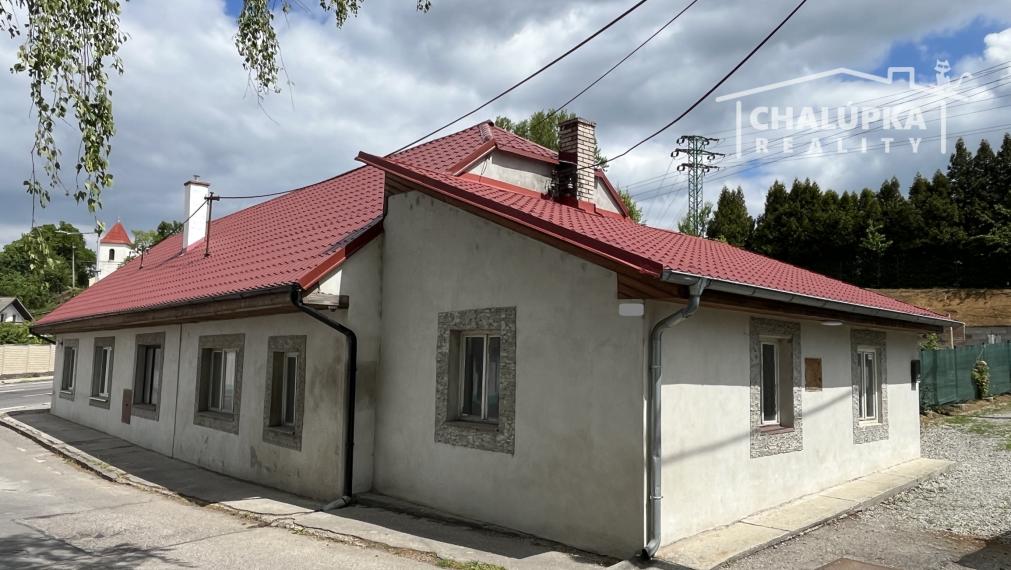 Rodinný dom s možnosťou podnikania s 1038 m2 pozemkom v Tr. Teplej, časť Dobrá