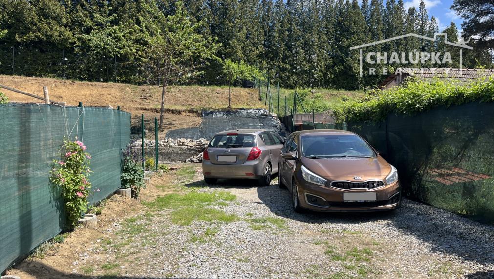 Rodinný dom s možnosťou podnikania s 1038 m2 pozemkom v Tr. Teplej, časť Dobrá