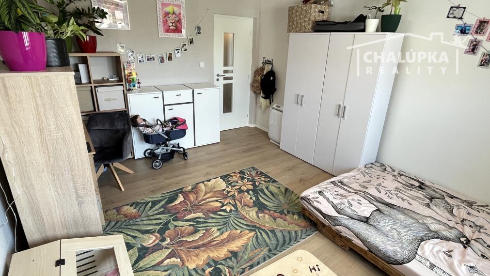 Rodinný dom s možnosťou podnikania s 1038 m2 pozemkom v Tr. Teplej, časť Dobrá