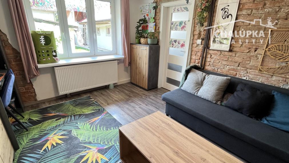 Rodinný dom s možnosťou podnikania s 1038 m2 pozemkom v Tr. Teplej, časť Dobrá