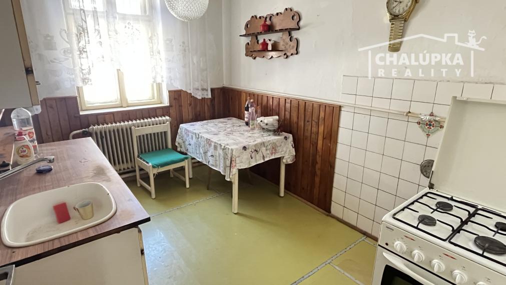 Veľký rodinný dom 5+1 s veľkým pozemkom 3667 m2, obec Svinná