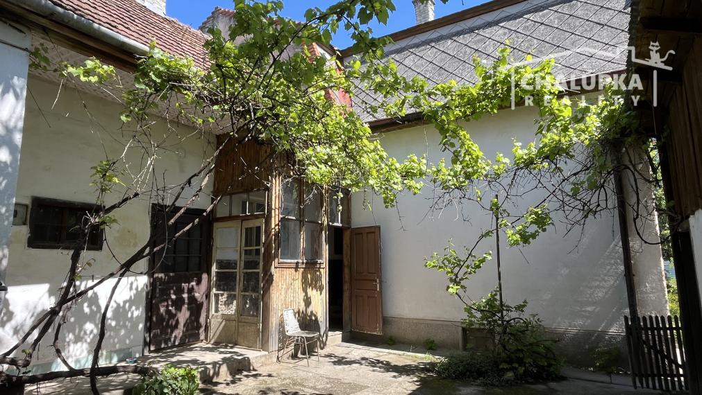 Veľký rodinný dom 5+1 s veľkým pozemkom 3667 m2, obec Svinná