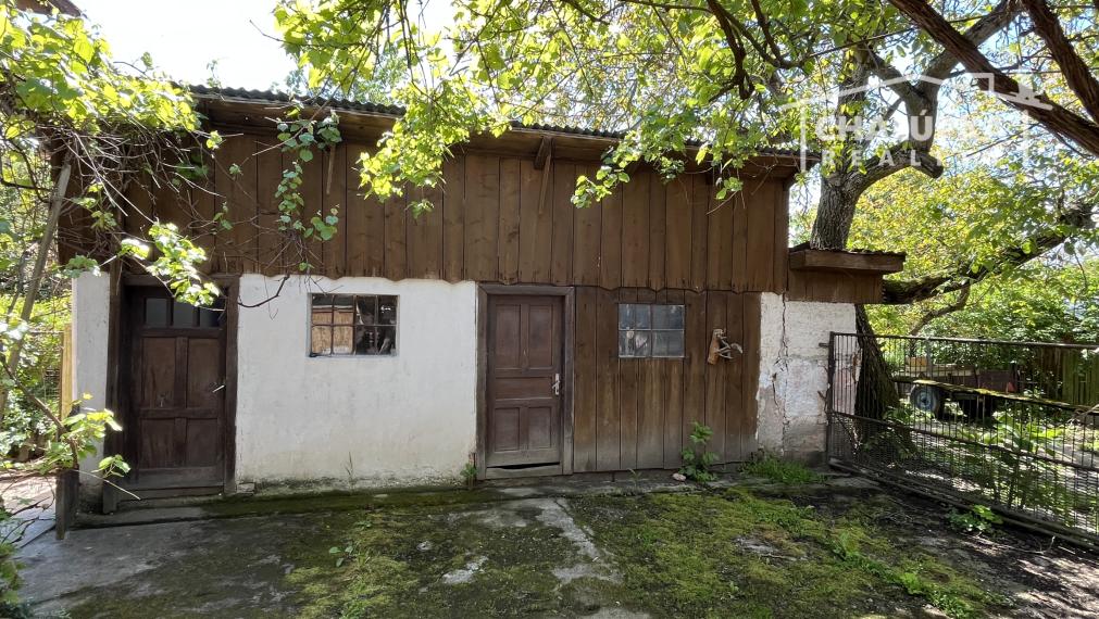 Veľký rodinný dom 5+1 s veľkým pozemkom 3667 m2, obec Svinná