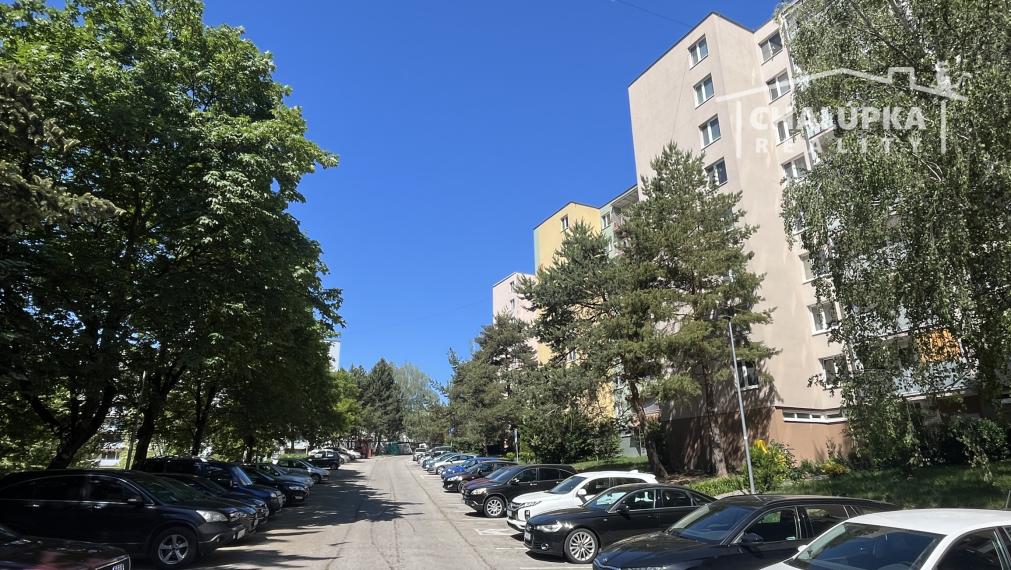 Krásny, zariadený 2-izbový byt s lodžiou, ul. Bazovského, Trenčín - Juh II