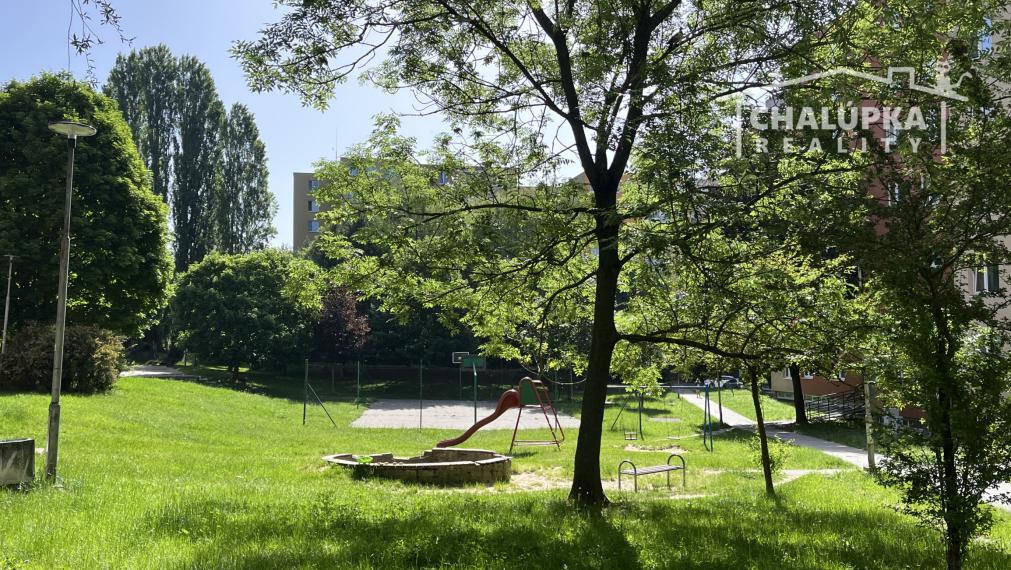 Krásny, zariadený 2-izbový byt s lodžiou, ul. Bazovského, Trenčín - Juh II