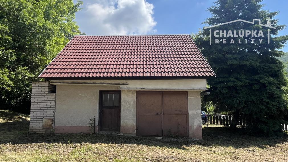 RD 7+1 (220 m2) s garážou a 1784 m2 pozemkom v Prašníku pri Piešťanoch