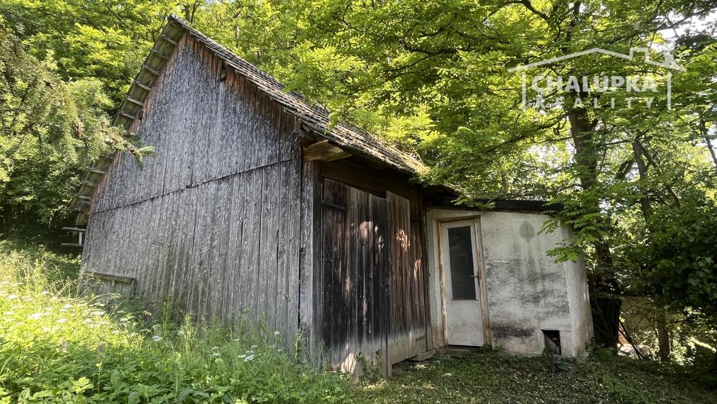 RD 7+1 (220 m2) s garážou a 1784 m2 pozemkom v Prašníku pri Piešťanoch