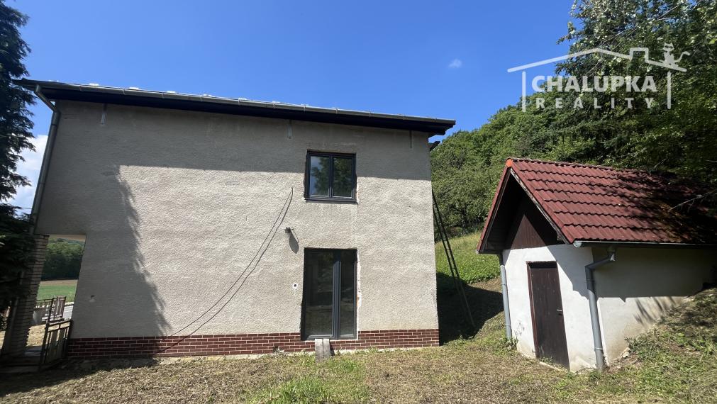 RD 7+1 (220 m2) s garážou a 1784 m2 pozemkom v Prašníku pri Piešťanoch