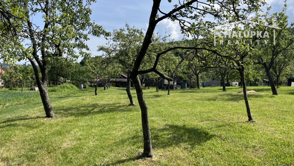 Pekný RD 6+1 (271 m2) s garážou, 2-prístreškom a 2066 m2 pozemkom - Dubodiel
