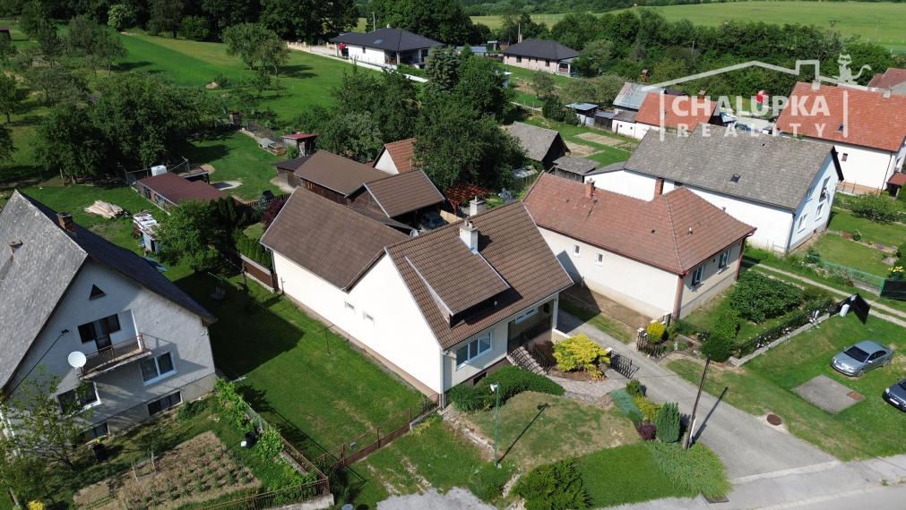 Pekný RD 6+1 (271 m2) s garážou, 2-prístreškom a 2066 m2 pozemkom - Dubodiel