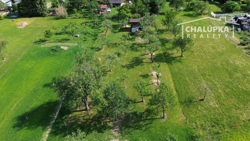 Pekný RD 6+1 (271 m2) s garážou, 2-prístreškom a 2066 m2 pozemkom - Dubodiel