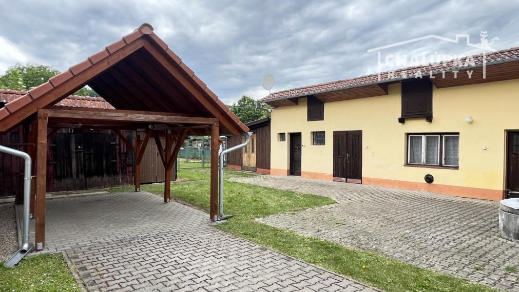 Rodinný dom s 2006 m2 pozemkom v Melčicicach-Lieskovom
