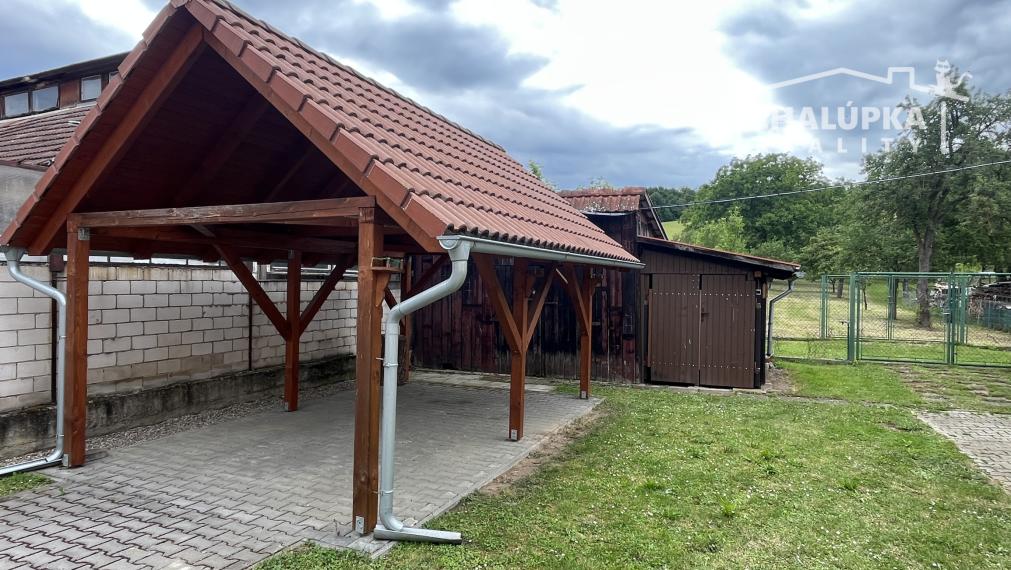 Rodinný dom s 2006 m2 pozemkom v Melčicicach-Lieskovom
