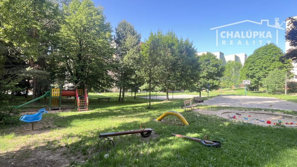 Krásny a zariadený 2-izbový byt s lodžiou, ul. Bazovského, Trenčín - Juh II