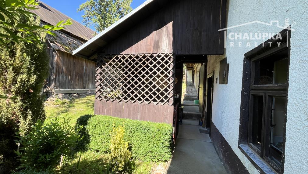 Tradičná chalupa v Hornej Súči časť Dúbrava, 887 m2 pozemok