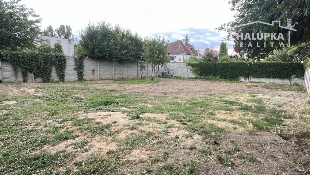 NA PRENÁJOM: Pozemok 435 m2, ul. Bratislavská Trenčín