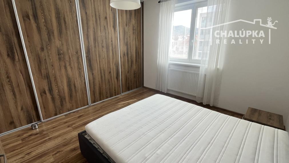 NA PRENÁJOM: 2-izbový byt s garážou a parkovacím miestom v Soblahove