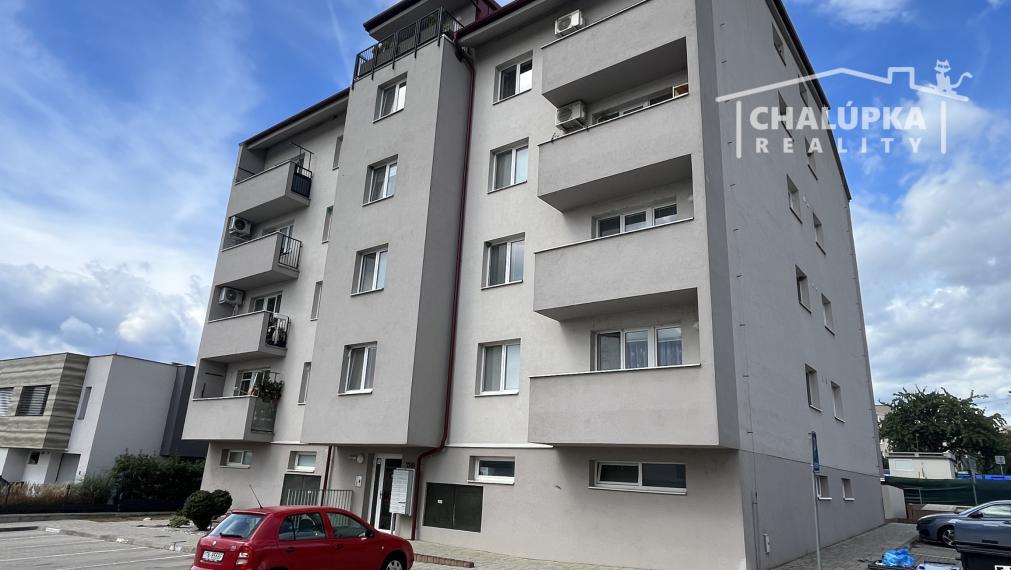NA PRENÁJOM: 2-izbový byt s garážou a parkovacím miestom v Soblahove