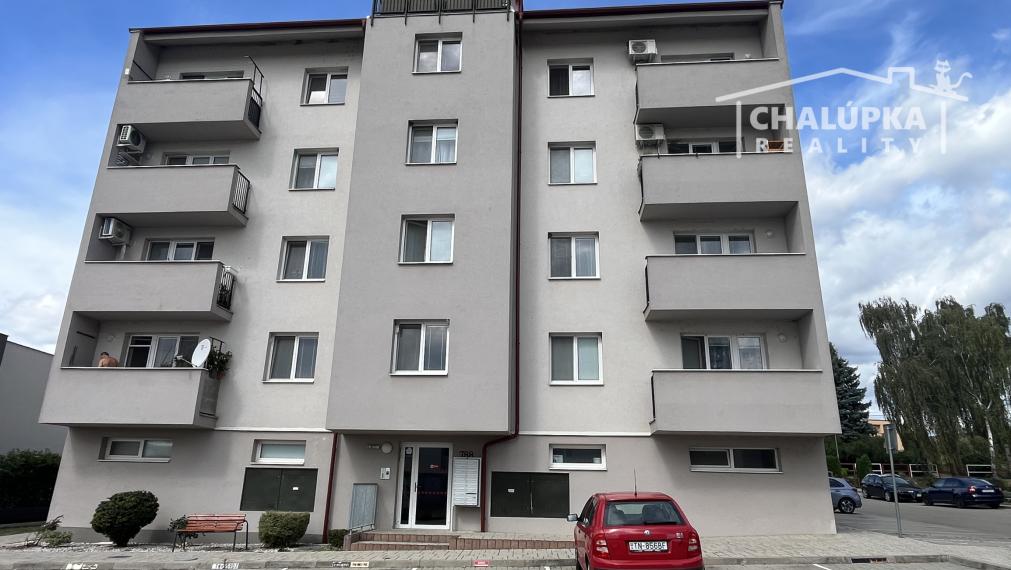 NA PRENÁJOM: 2-izbový byt s garážou a parkovacím miestom v Soblahove