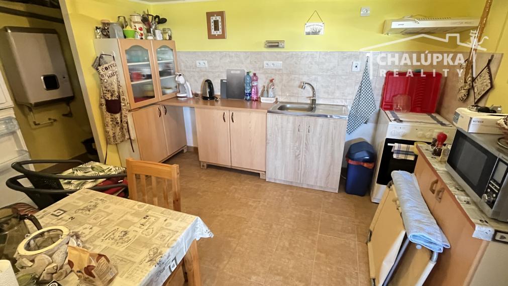 Zariadená chata v Beckove s 612 m2 pozemkom