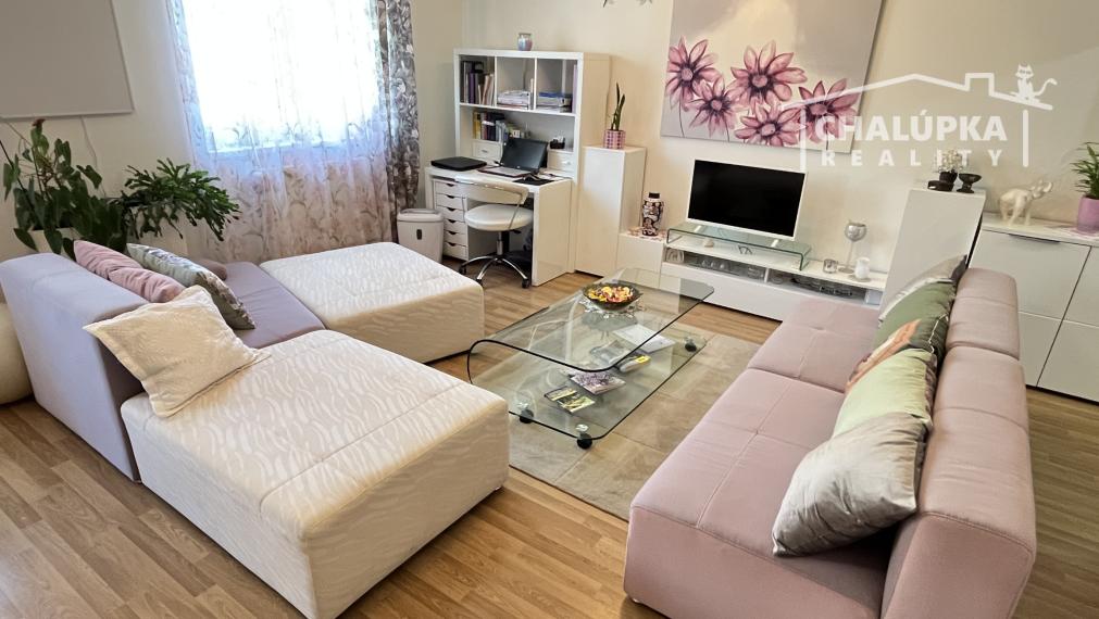 Pekný 1 a 1/2 izbový byt s balkónom 43 m2 Východná ul. Trenčín
