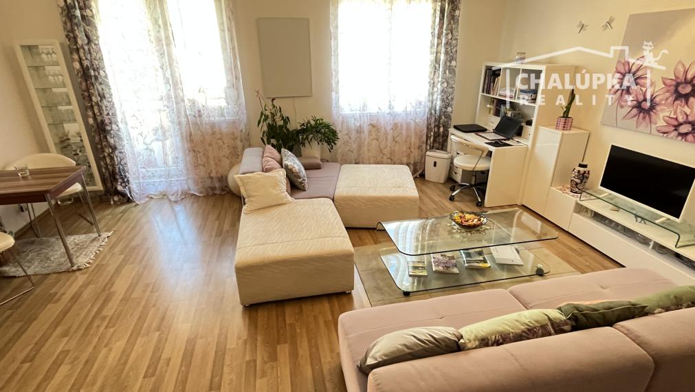 Pekný 1 a 1/2 izbový byt s balkónom 43 m2 Východná ul. Trenčín