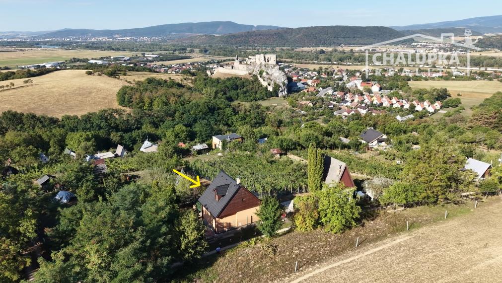 Zariadená chata v Beckove s 612 m2 pozemkom