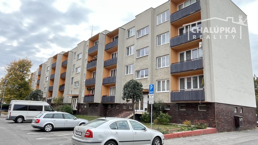 Zariadený 3-izbový byt s 2 balkónmi a parkovaním v Trenčíne, ul. Bavlnárska