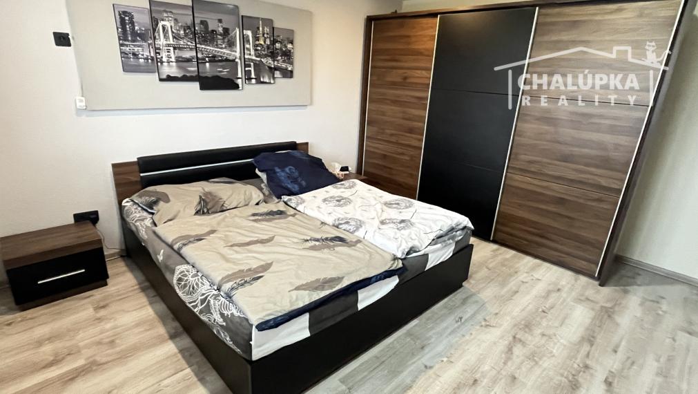 Zariadený 3-izbový byt s 2 balkónmi a parkovaním v Trenčíne, ul. Bavlnárska