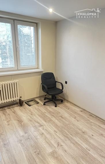 Zariadený 3-izbový byt s 2 balkónmi a parkovaním v Trenčíne, ul. Bavlnárska