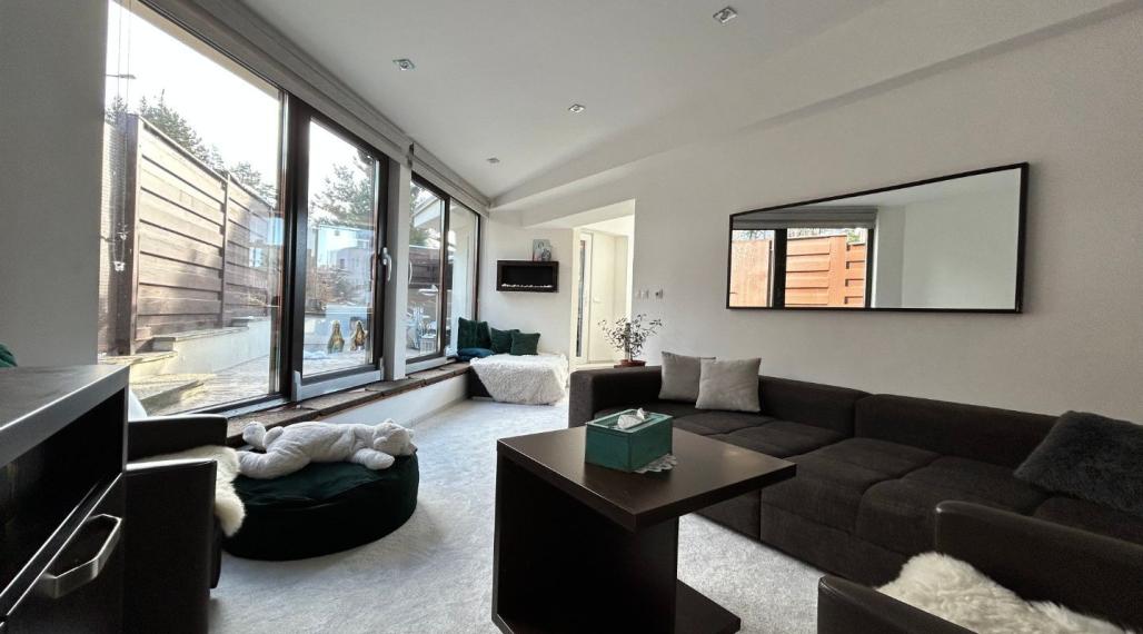 Krásny 2-izbový byt 70 m2 + terasa 28 m2 v centre Trenčína