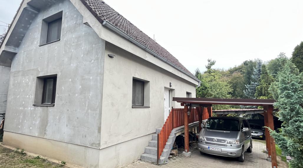 Rodinný dom (4+1) s garážou a 1259 m2 pozemkom v Hubine pri Piešťanoch