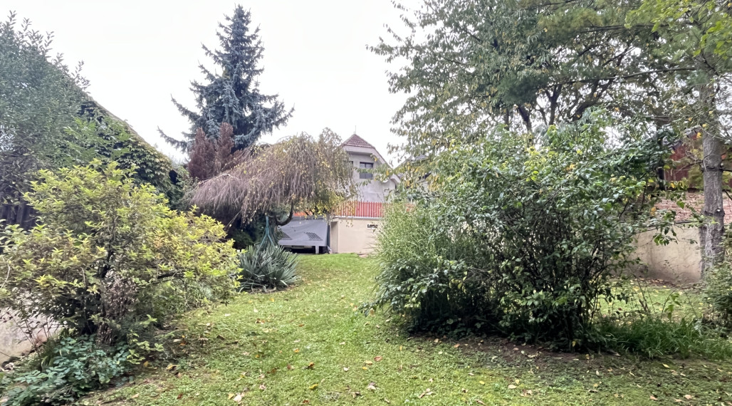 Rodinný dom (4+1) s garážou a 1259 m2 pozemkom v Hubine pri Piešťanoch