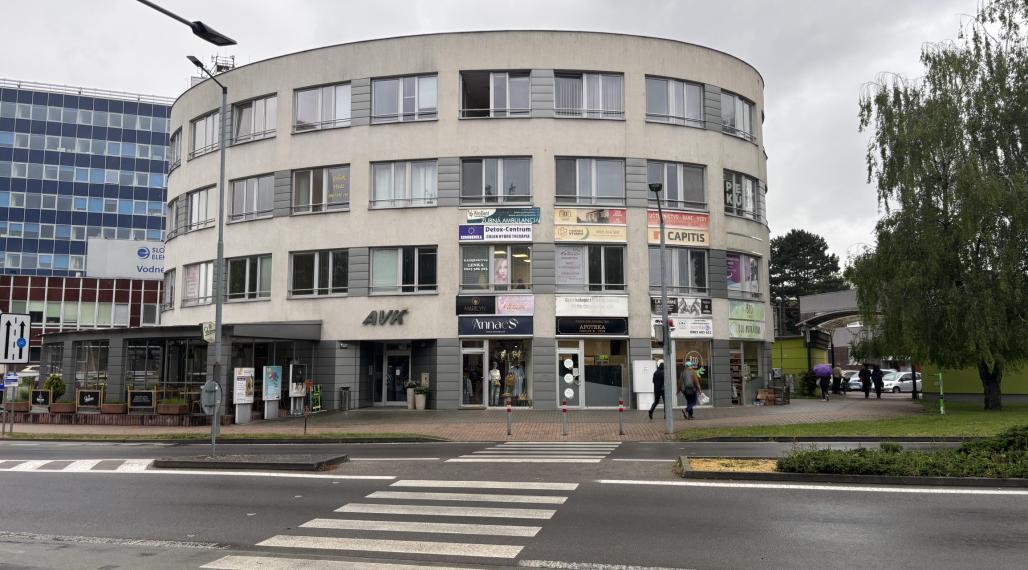 Na prenájom: Nebytový Priestor 37 m2 v centre Trenčína
