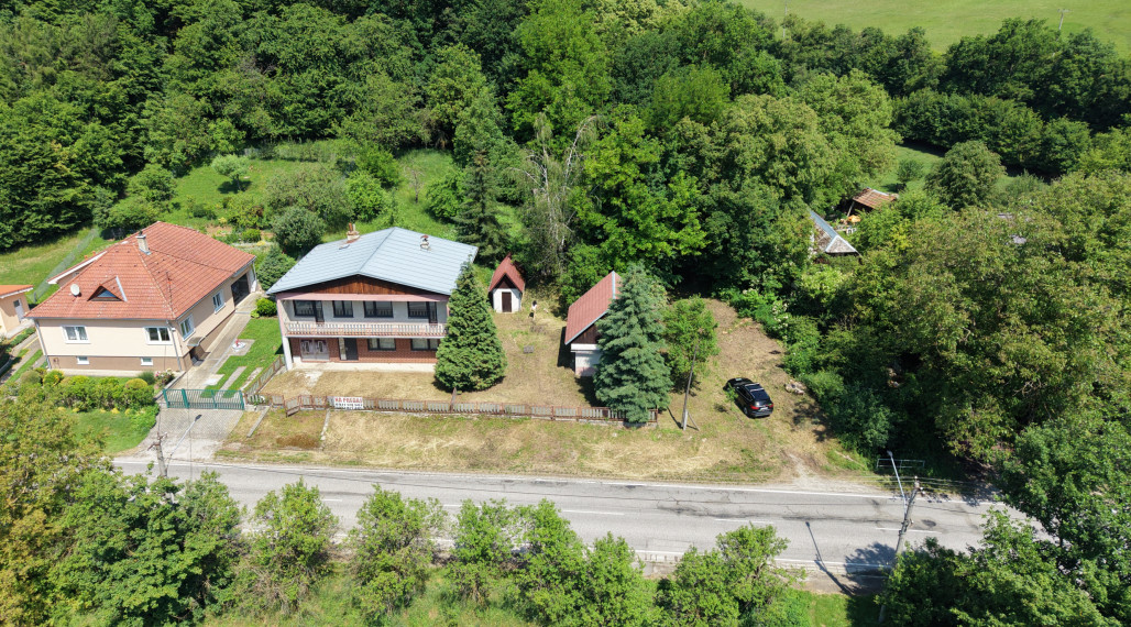 RD 7+1 (220 m2) s garážou a 1784 m2 pozemkom v Prašníku pri Piešťanoch