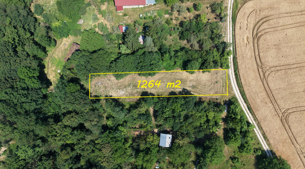 Pozemok 1264 m2 v Haluziciach pri Novom Meste nad Váhom