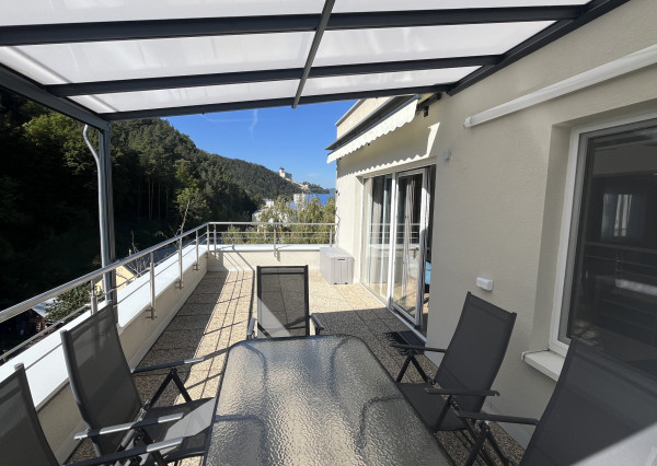 PRENÁJOM: Nadštandardný, zariadený 5-izbový mezanín 176 m2 + 2 terasy 43 m2 + garáž, Trenčín - Pod Sokolice