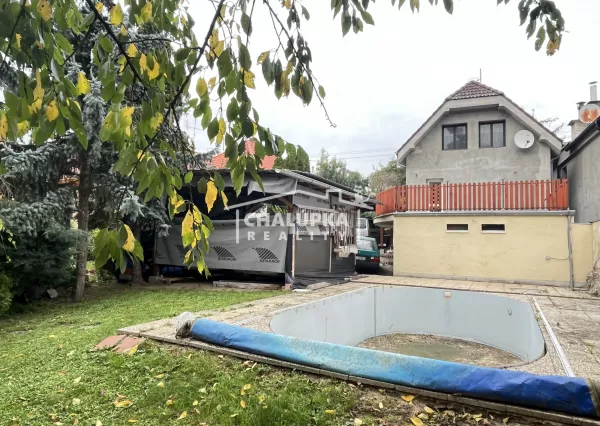 Rodinný dom (4+1) s garážou a 1259 m2 pozemkom v Hubine pri Piešťanoch