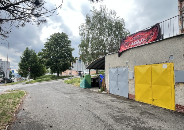 Na prenájom: Garáž na ul. Generála Svobodu v Trenčíne - Juh II