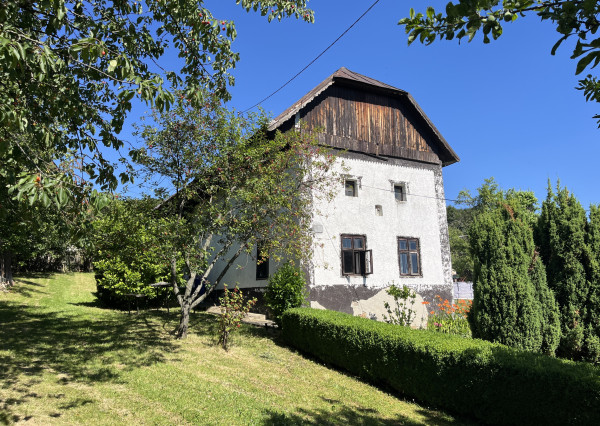 Tradičná chalupa v Hornej Súči časť Dúbrava, 887 m2 pozemok