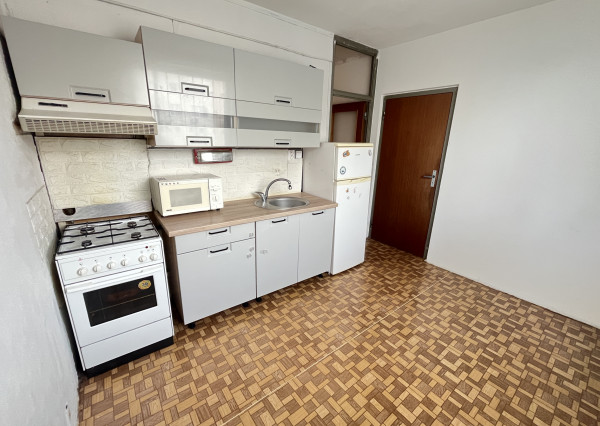 3-izbový byt s lodžiou 77 m2 v Novom Meste nad Váhom, ul. Sládkovičova