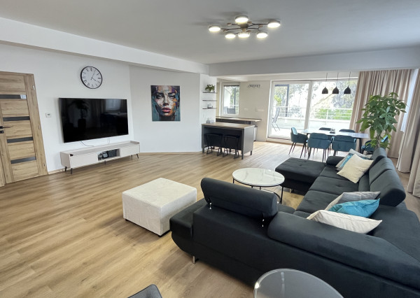 NA PRENÁJOM: 5-izbový mezanín 176 m2 + 2 terasy 43 m2 + garáž, Trenčín - Pod Sokolice